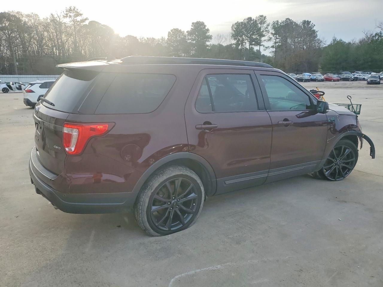 2018 Ford Explorer Xlt - Фото 3