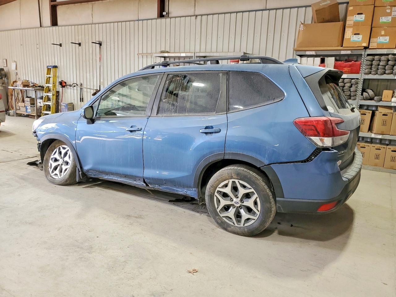 2021 Subaru Forester Premium - Фото 2