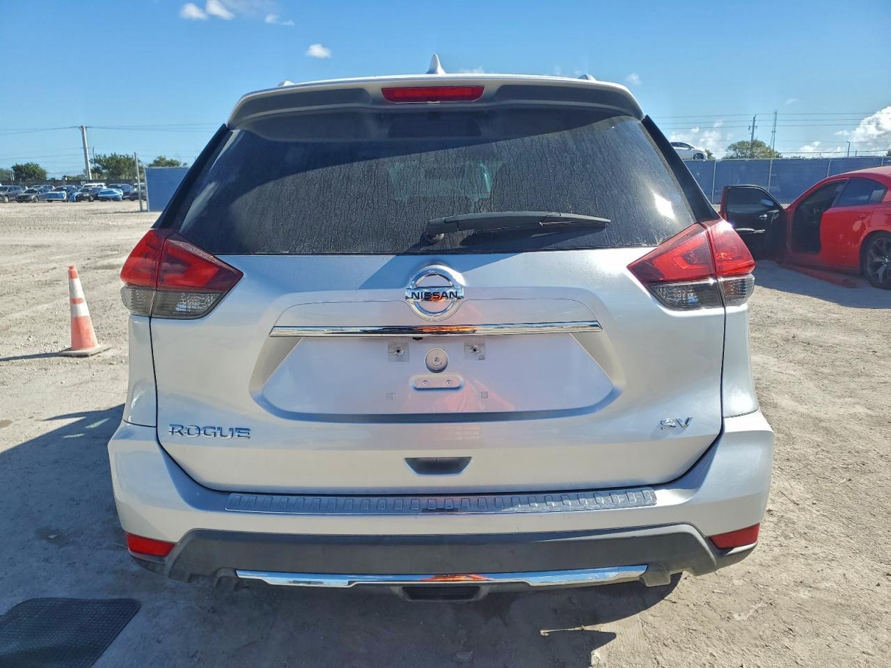 2017 Nissan Rogue S - Фото 6