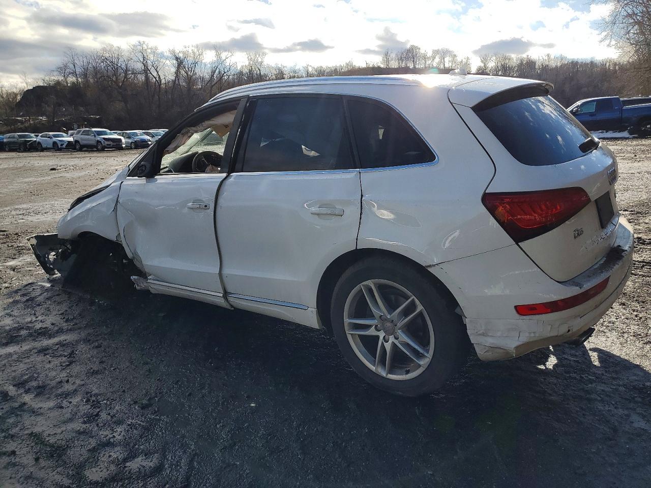 2014 Audi Q5 Premium Plus - Image 2