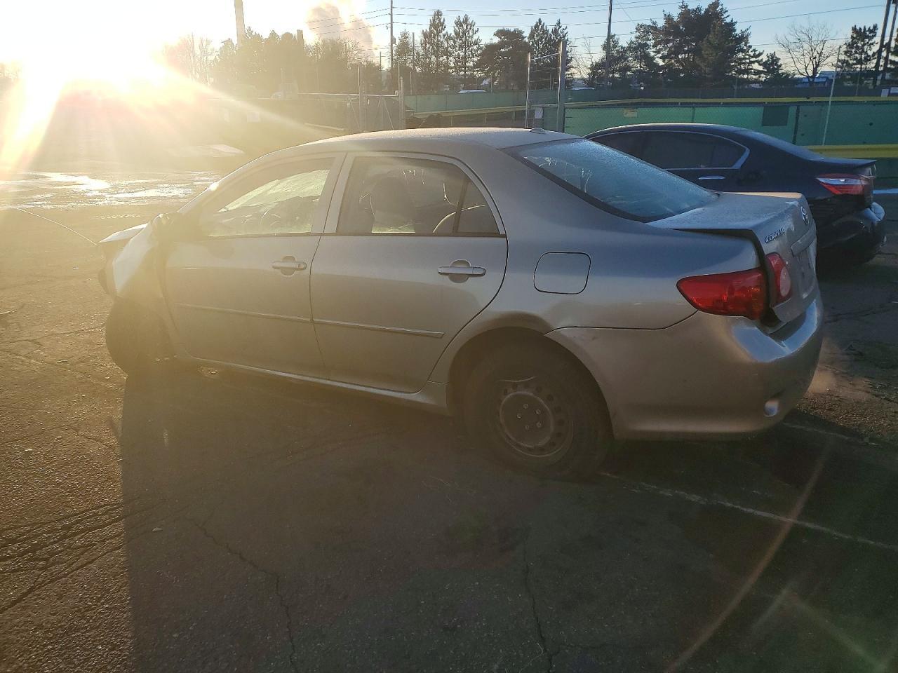 2009 Toyota Corolla Base - Фото 2