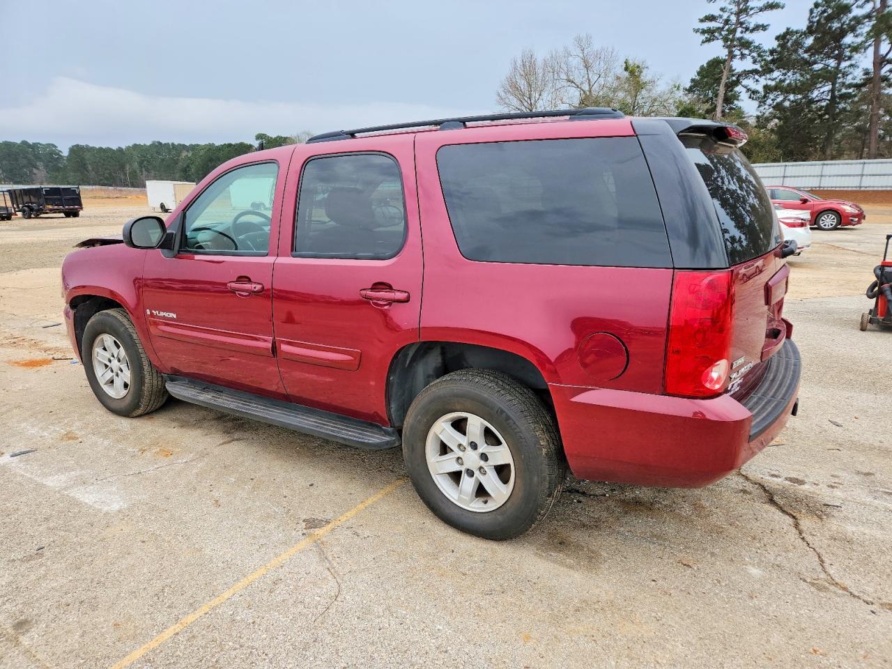 2007 GMC Yukon - Image 2