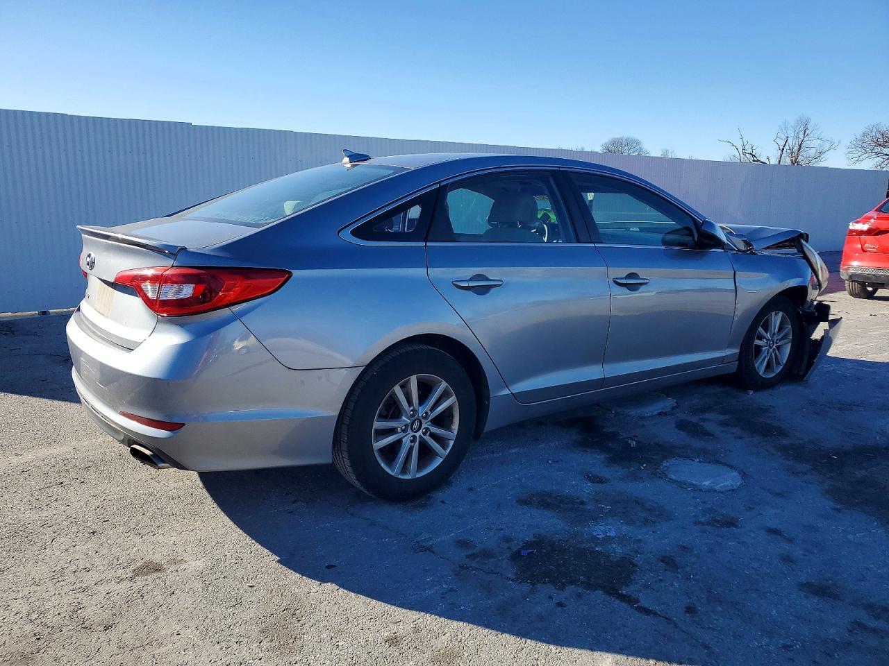 2016 Hyundai Sonata - Фото 3