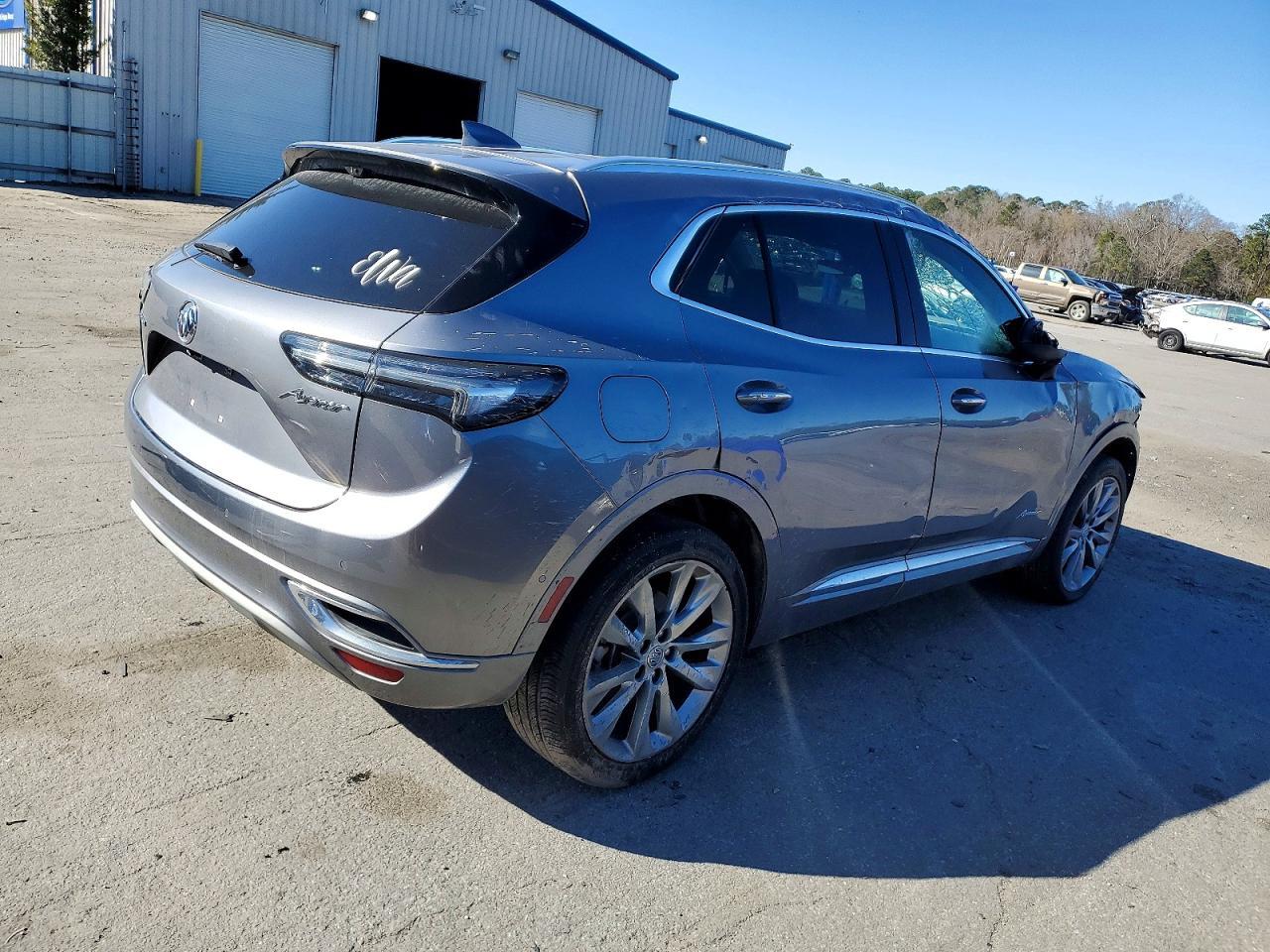 2022 Buick Envision Avenir - Image 3
