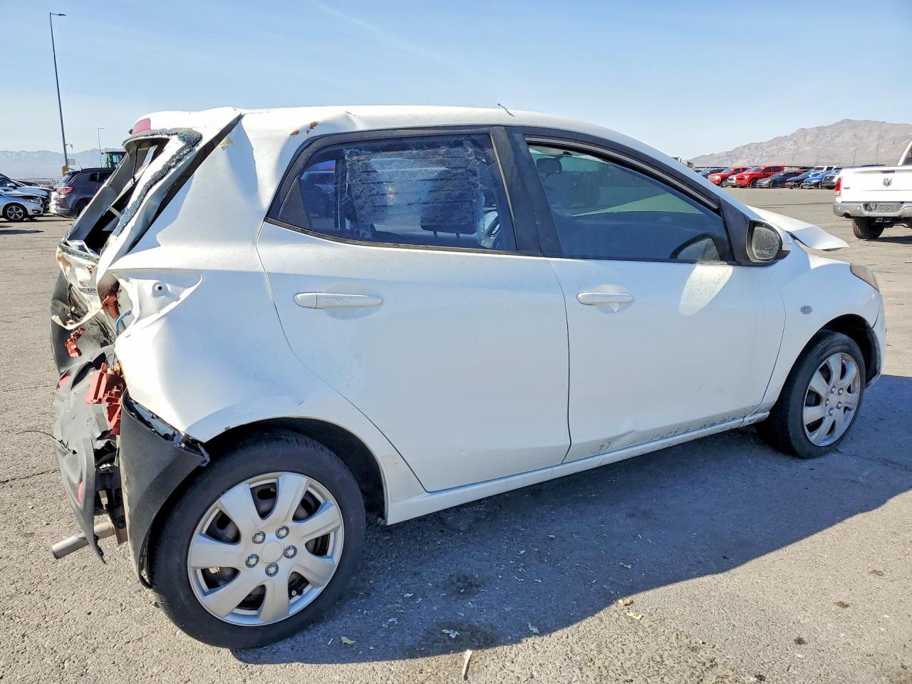 2013 Mazda Mazda2 - Фото 3