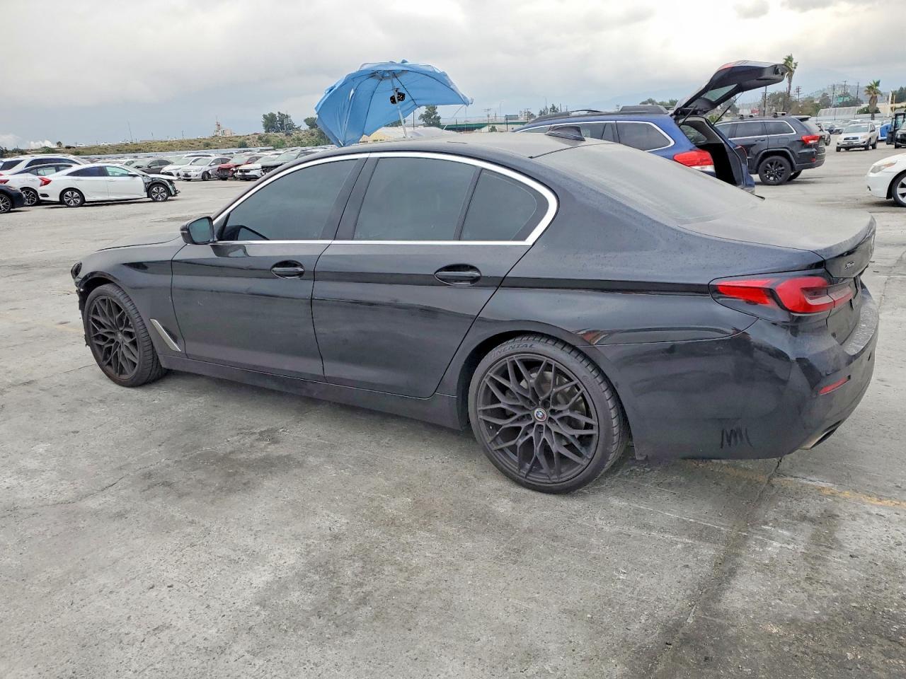 2021 BMW 530 Xi - Image 2