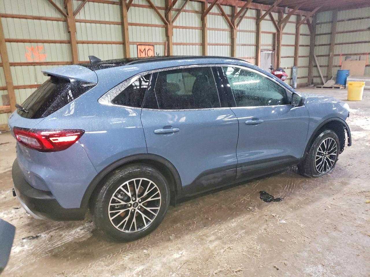 2025 Ford Escape - Image 3