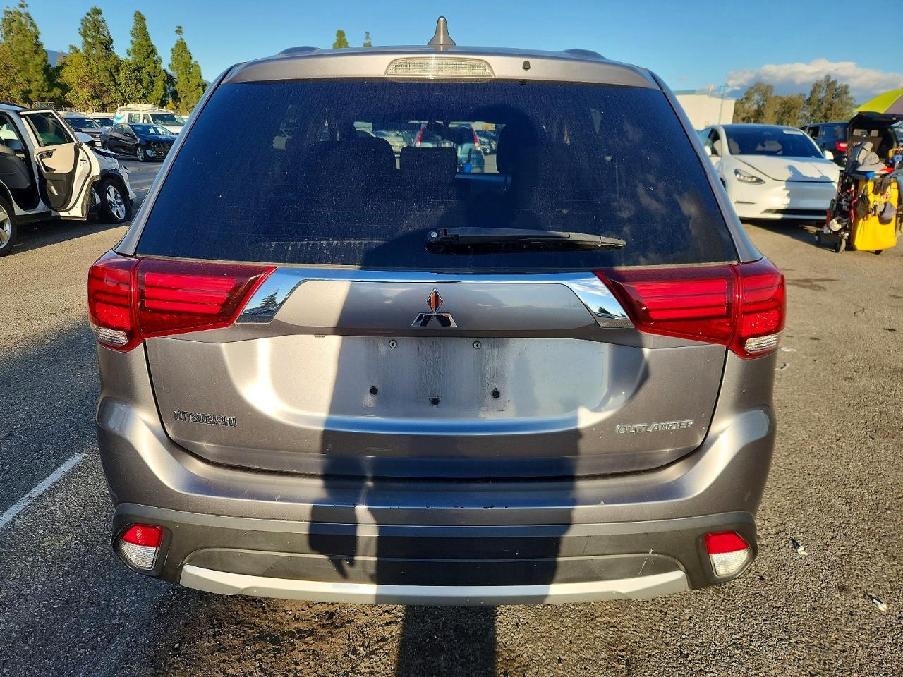 2018 Mitsubishi Outlander Es - Фото 6