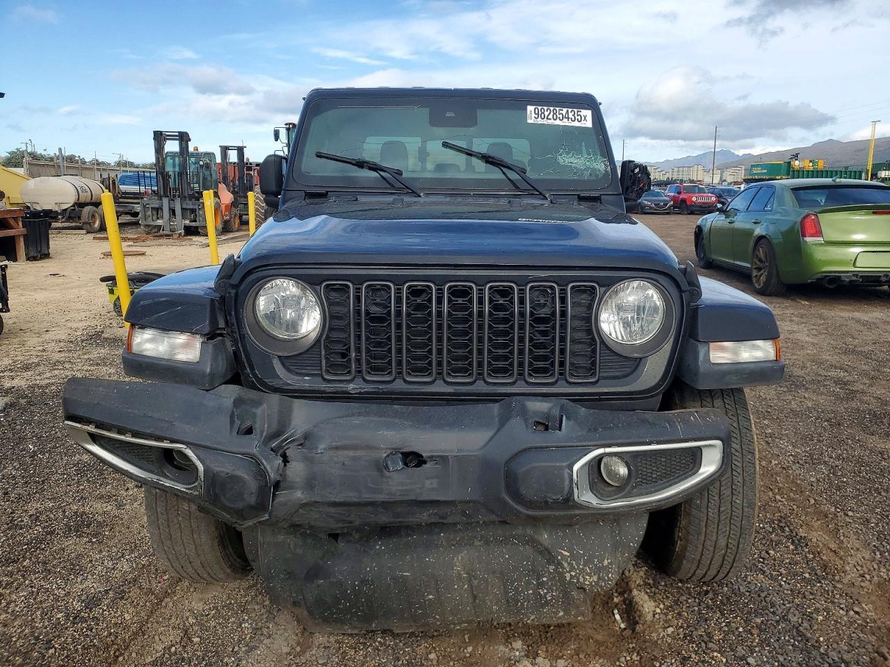 2024 Jeep Gladiator Sport - Image 5