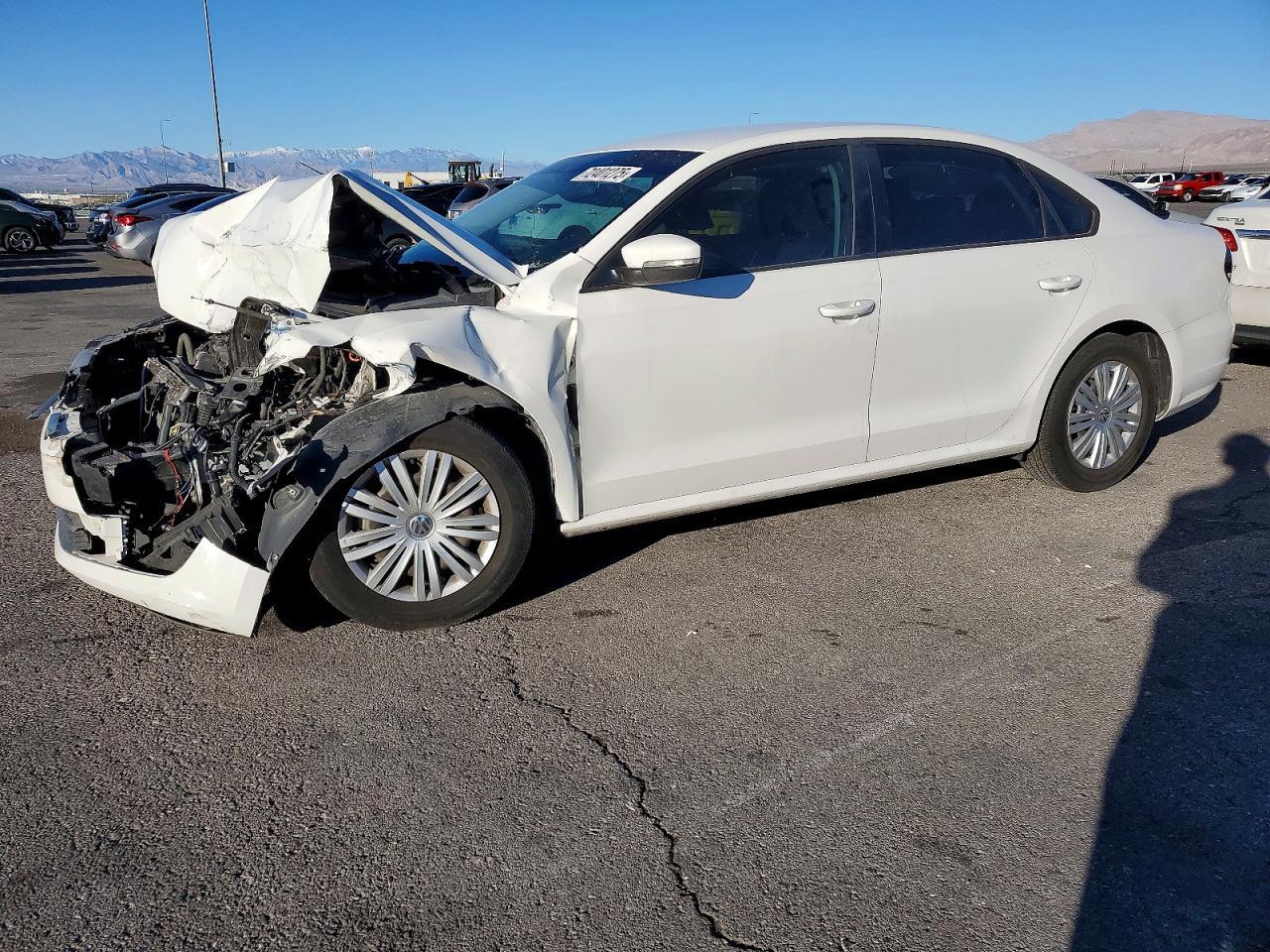 2015 Volkswagen Passat S