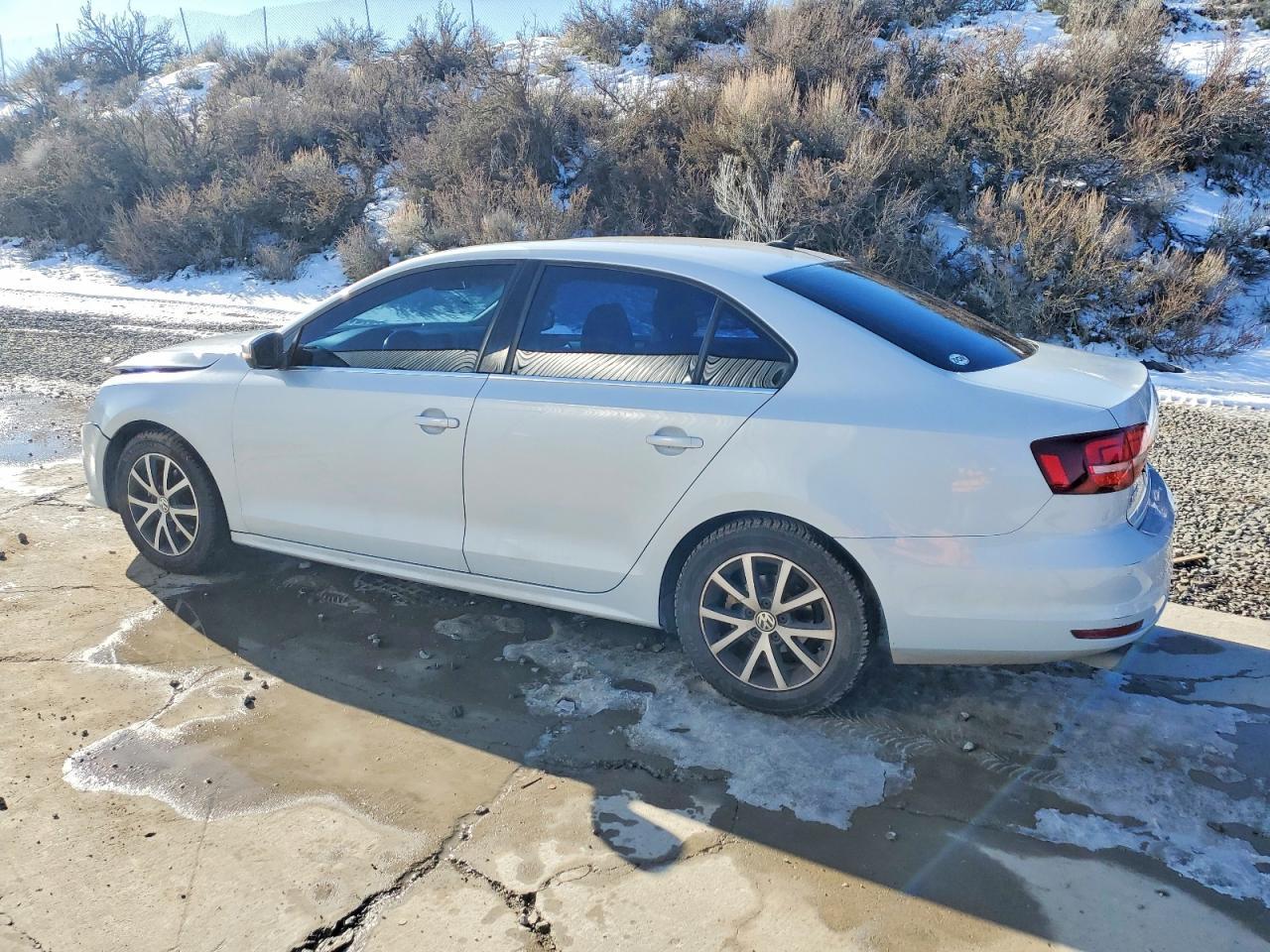 2017 Volkswagen Jetta Se - Фото 2
