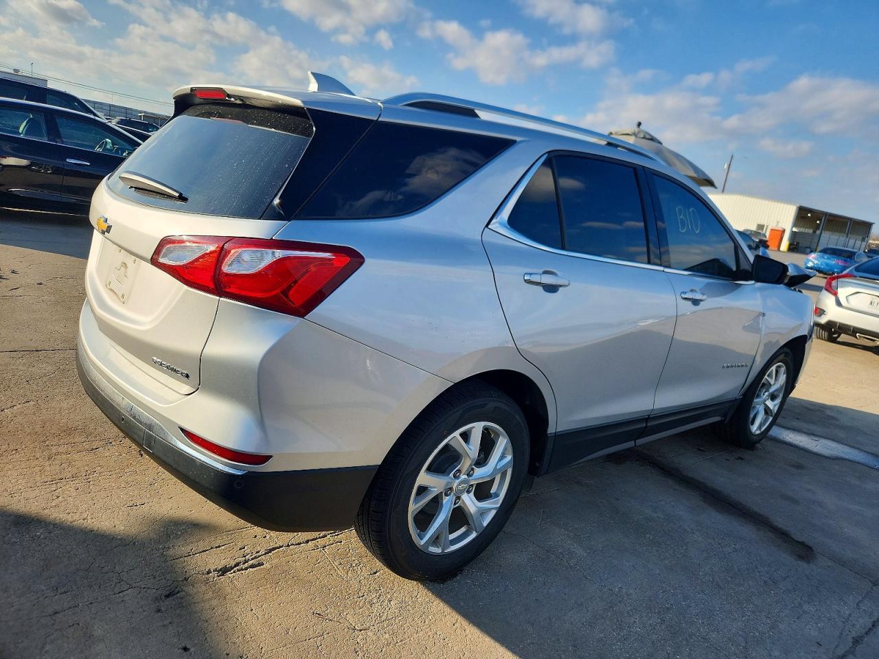 2020 Chevrolet Equinox Premier - Image 3