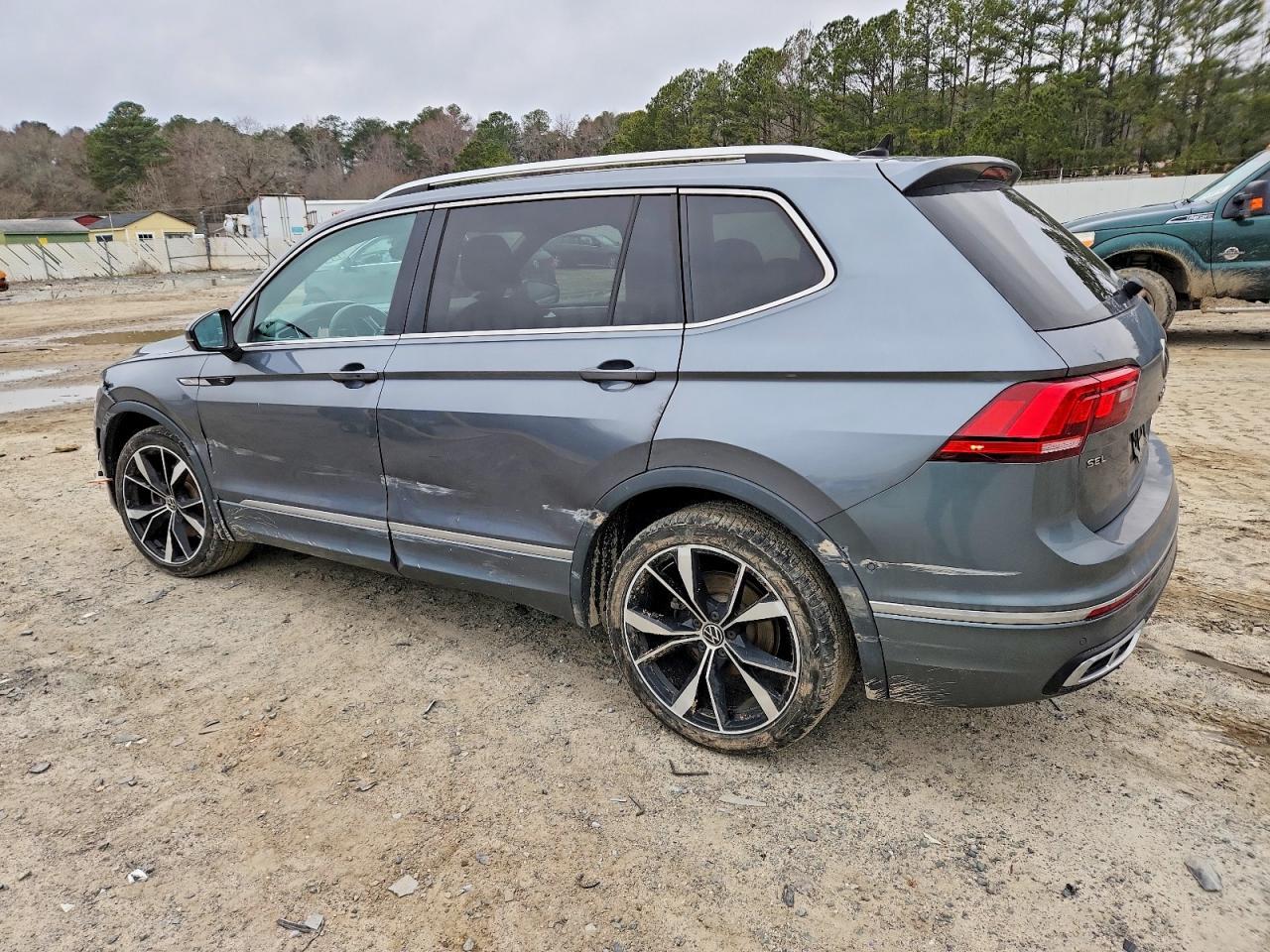 2022 Volkswagen Tiguan Sel R-Line - Фото 2