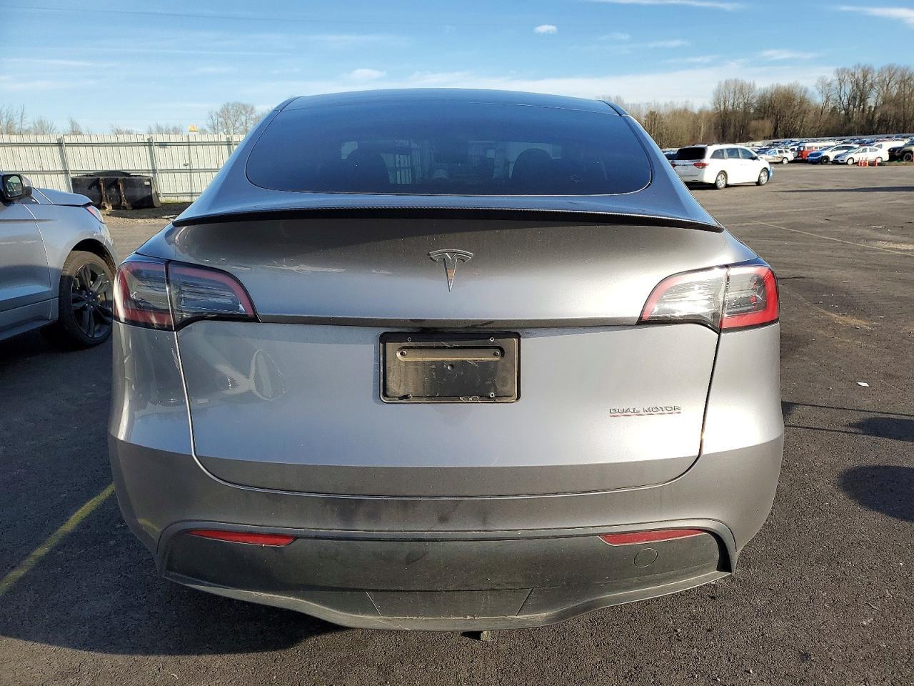 2024 Tesla Model Y - Фото 6