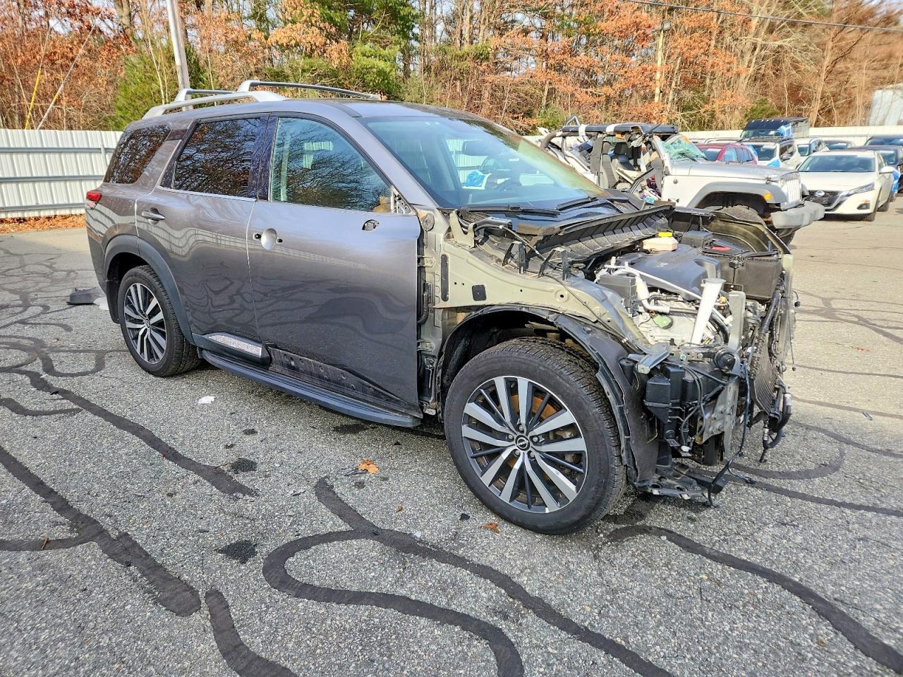 2022 Nissan Pathfinder Platinum - Фото 4