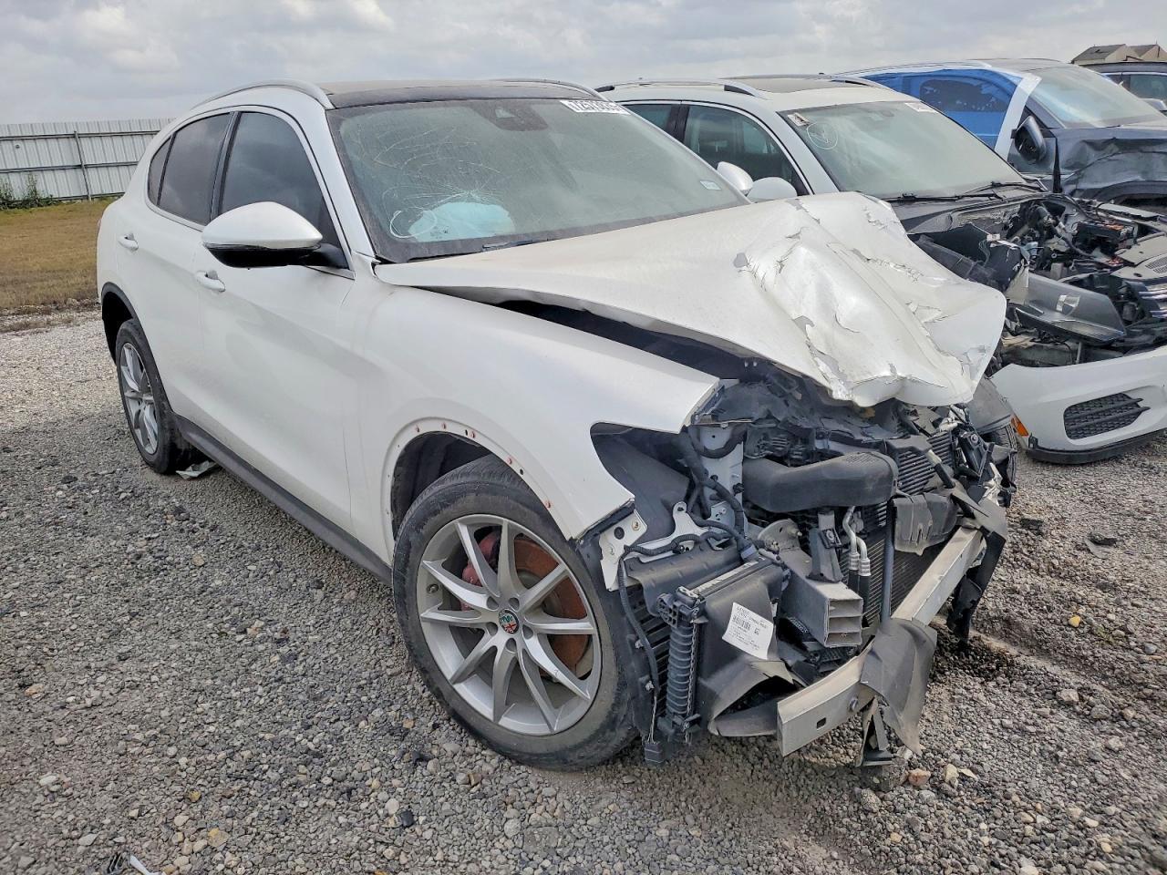 2019 Alfa Romeo Stelvio Ti - Image 4