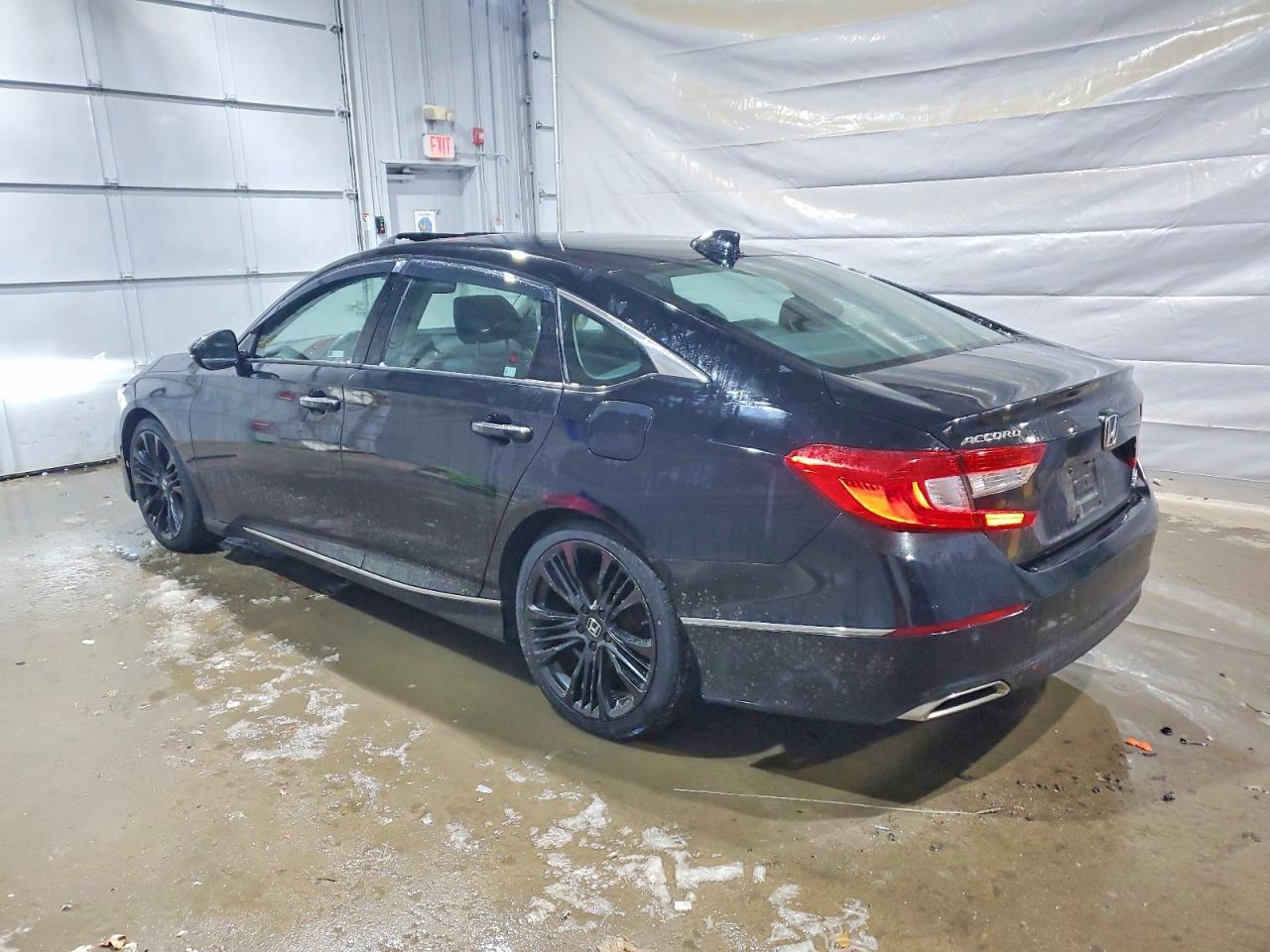 2018 Honda Accord Touring - Image 2