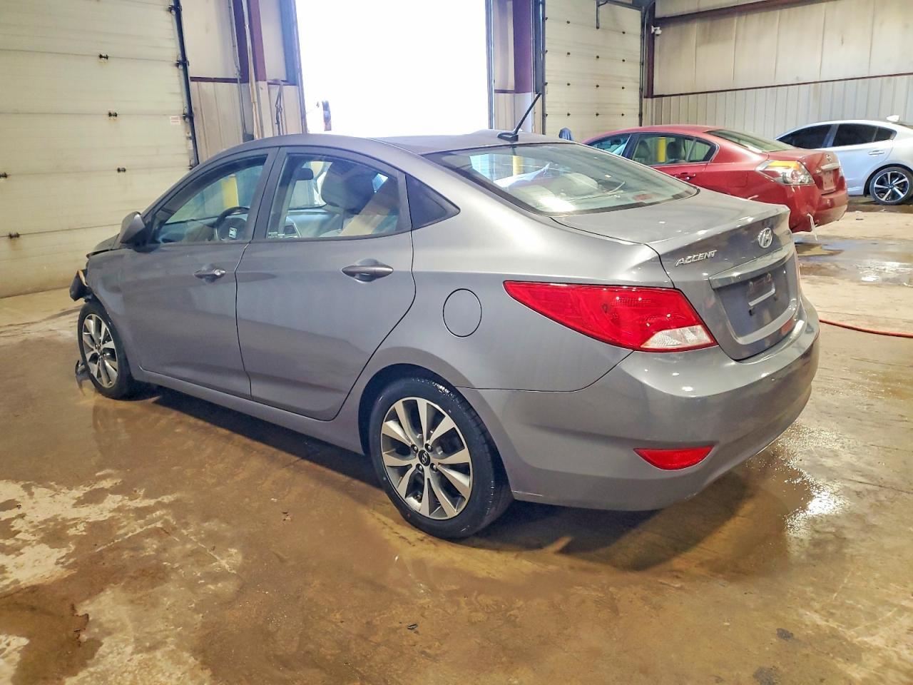 2017 Hyundai Accent Se - Фото 2