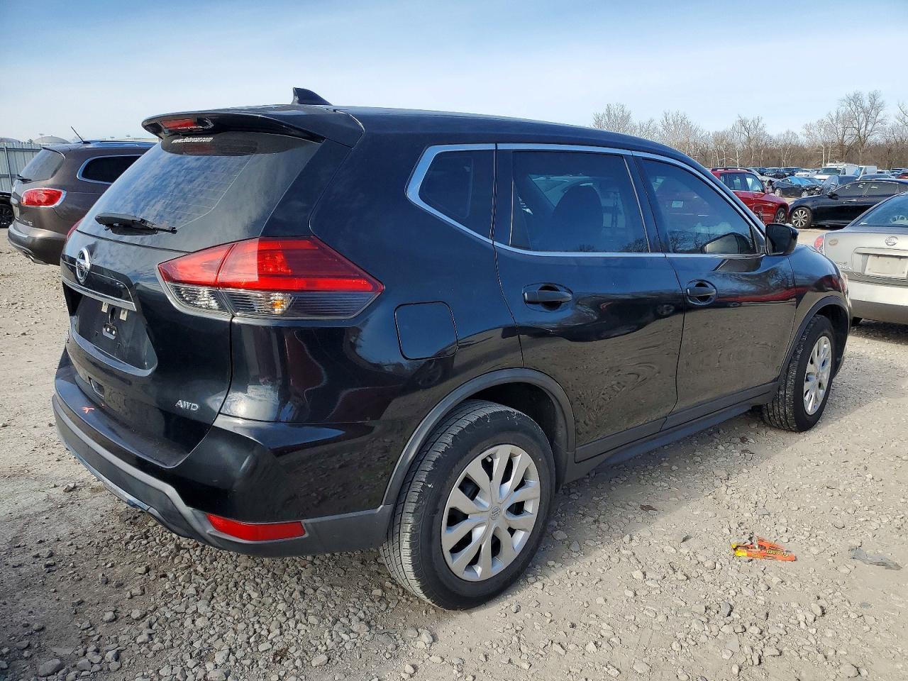 2017 Nissan Rogue S - Image 3