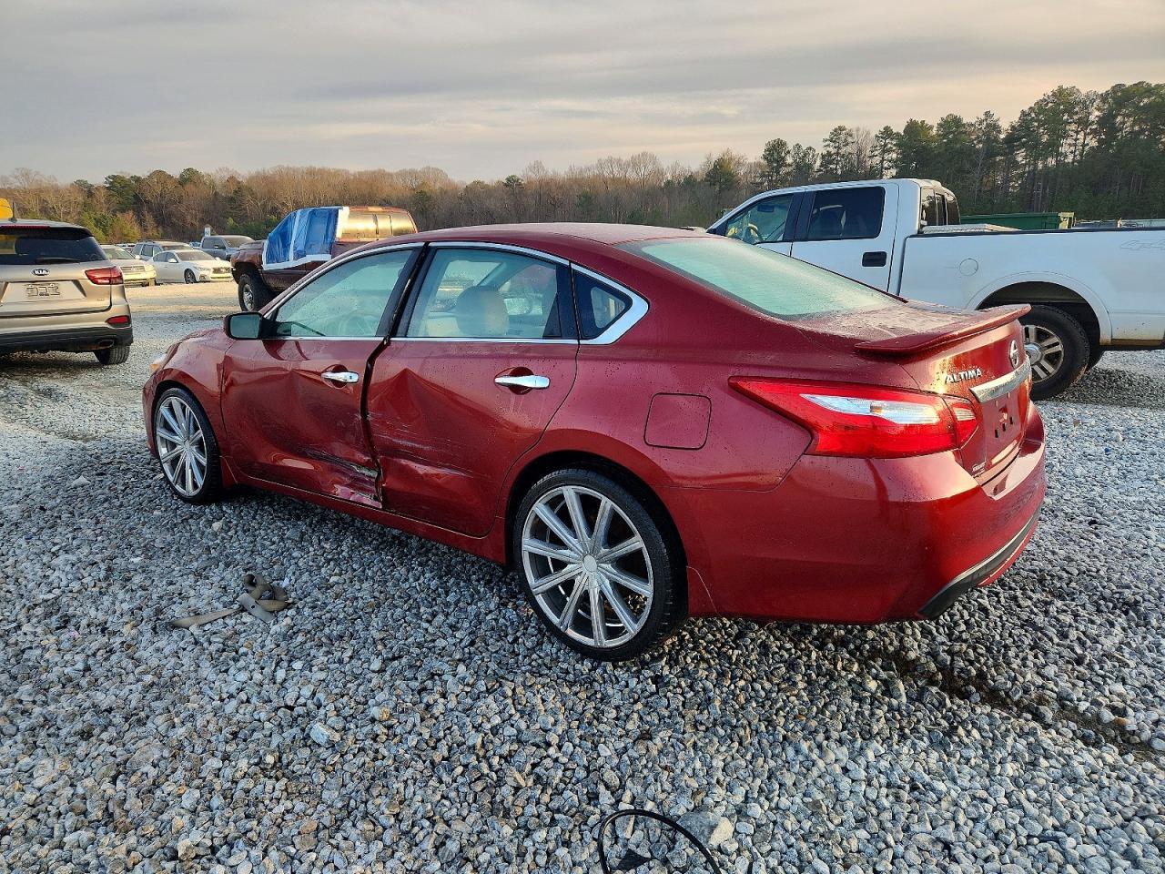 2016 Nissan Altima 2.5 S - Фото 2