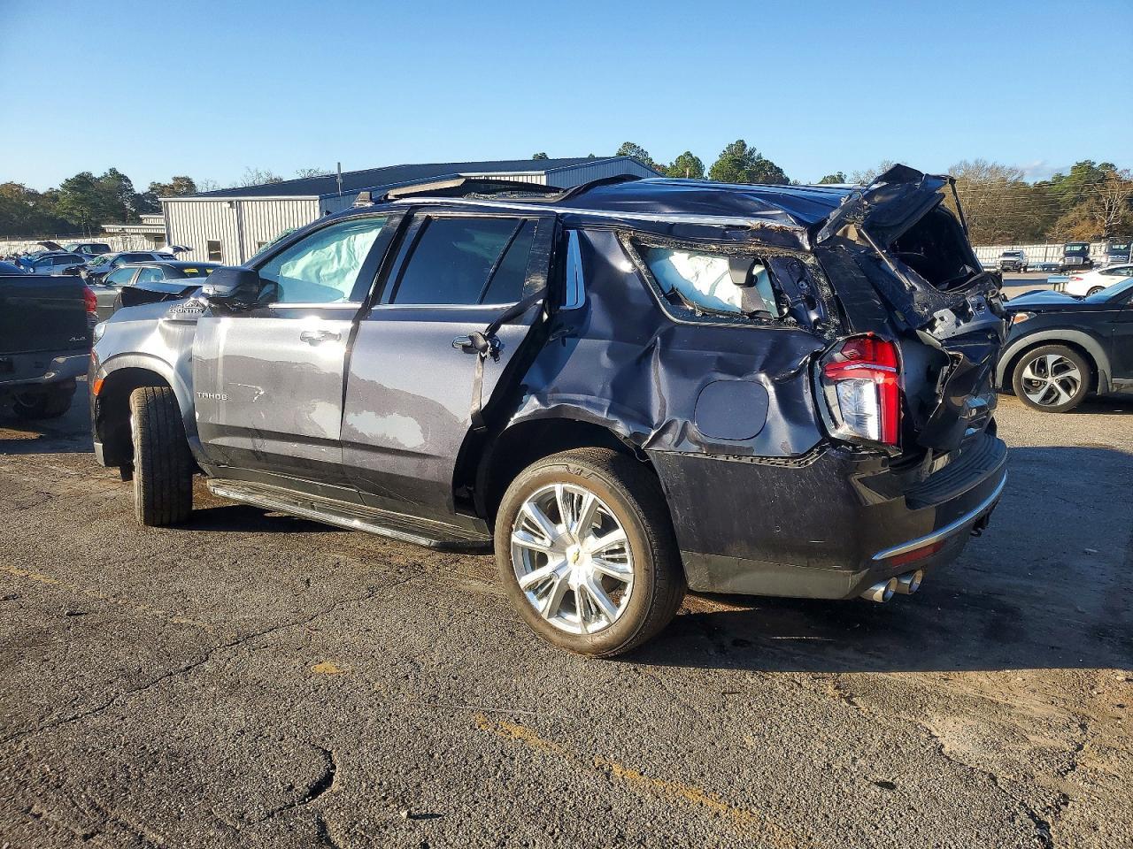 2023 Chevrolet Tahoe C1500 High Country - Фото 2