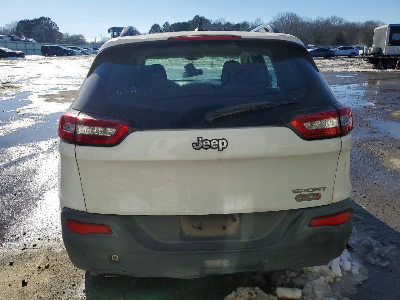 2016 Jeep Cherokee Sport - Image 6