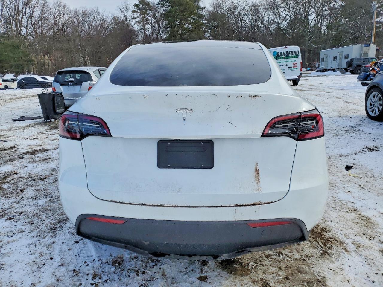 2024 Tesla Model Y - Фото 6