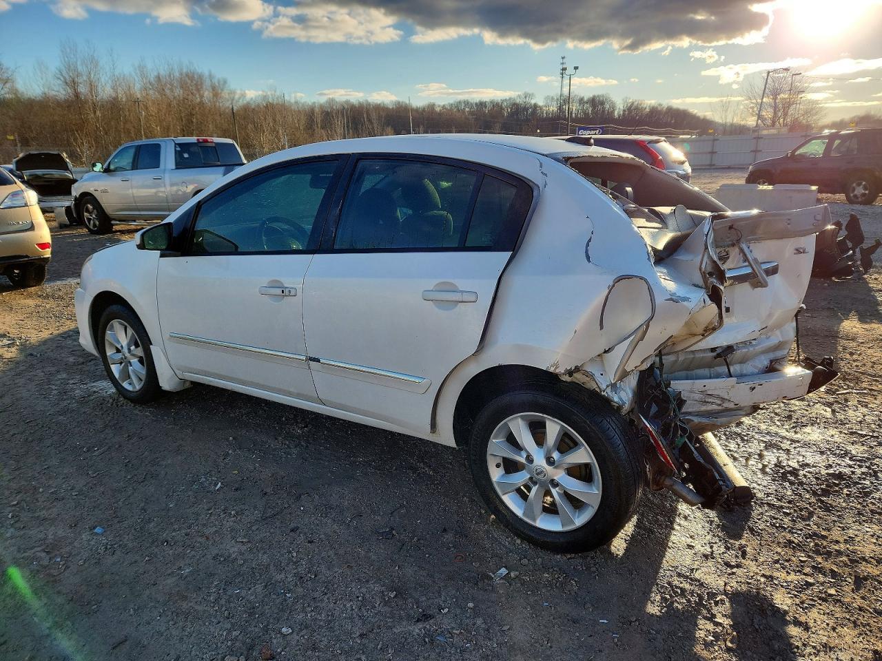 2011 Nissan Sentra 2.0 - Image 2
