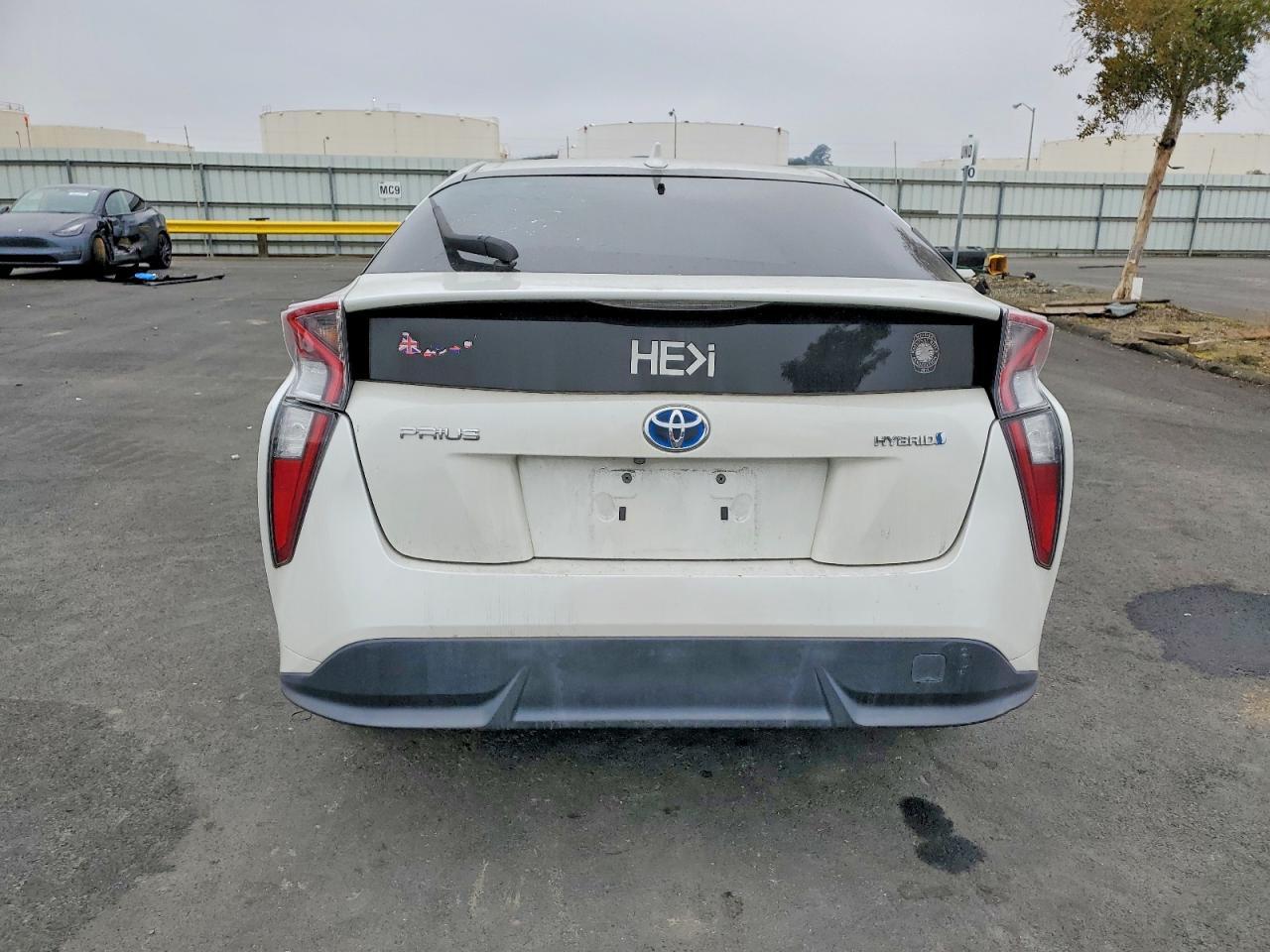 2016 Toyota Prius - Image 6