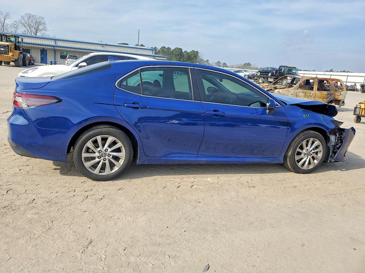 2023 Toyota Camry Le - Image 3