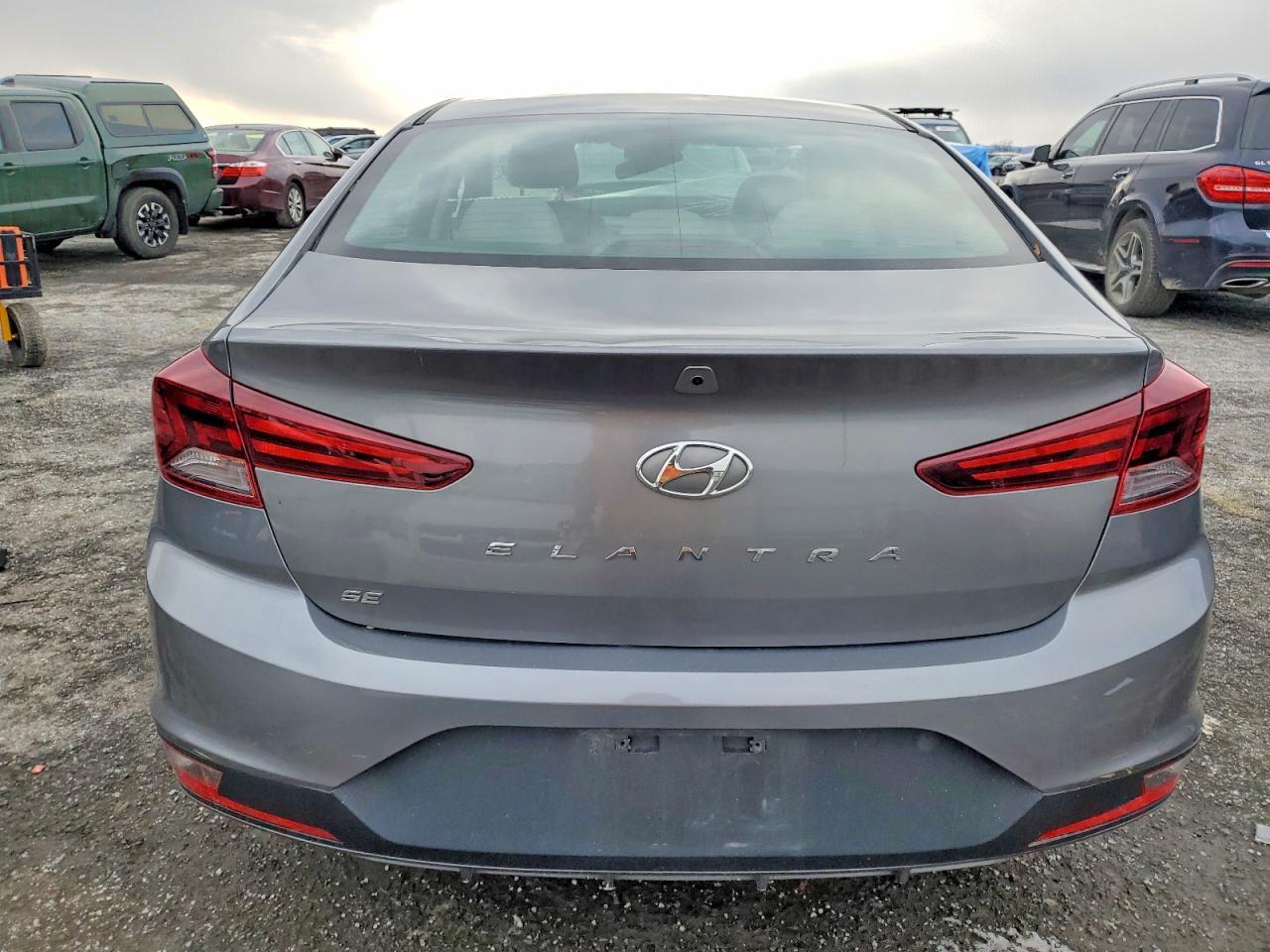 2020 Hyundai Elantra Se - Фото 6