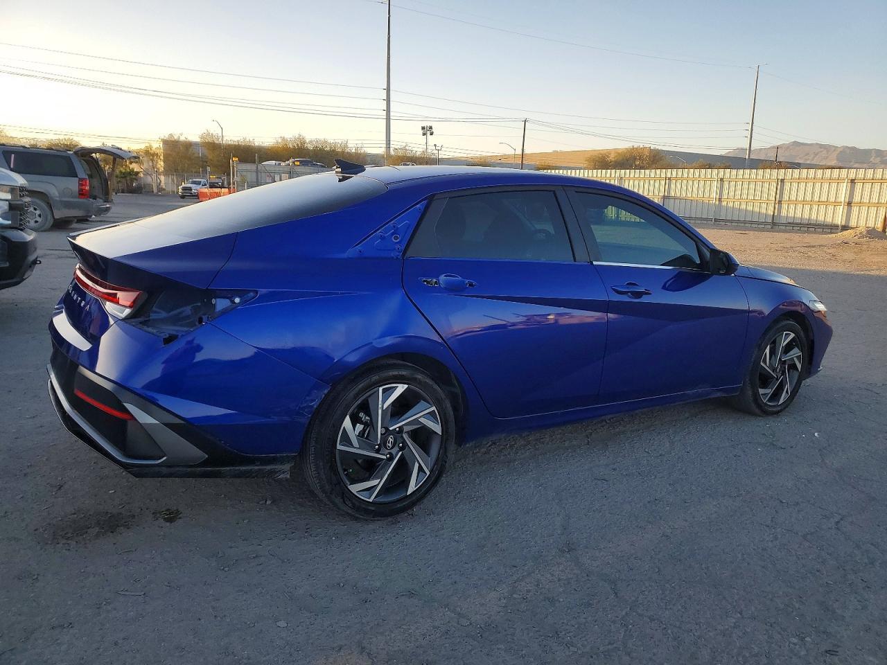 2025 Hyundai Elantra Sel - Фото 3
