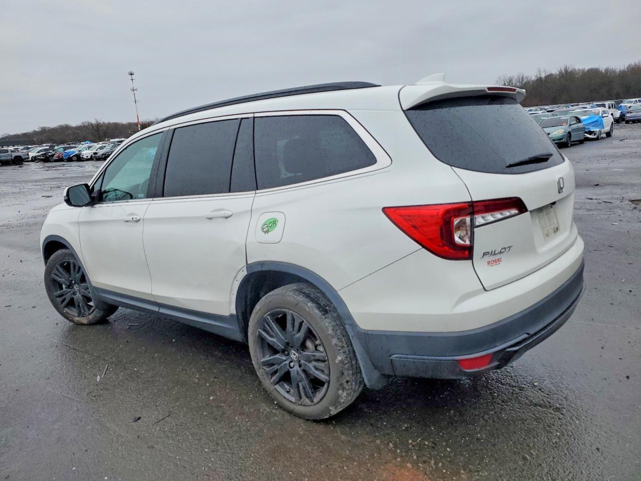 2022 Honda Pilot Se - Image 2