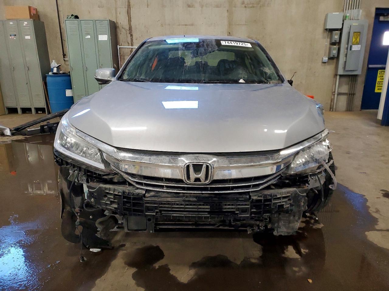 2017 Honda Accord Touring Hybrid - Фото 5