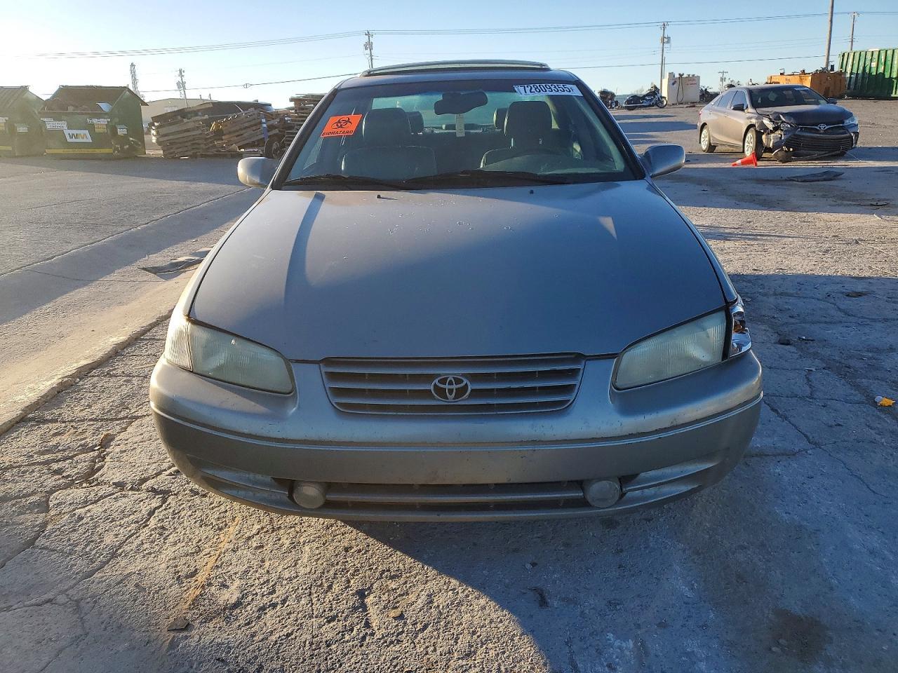 1999 Toyota Camry Le - Фото 5