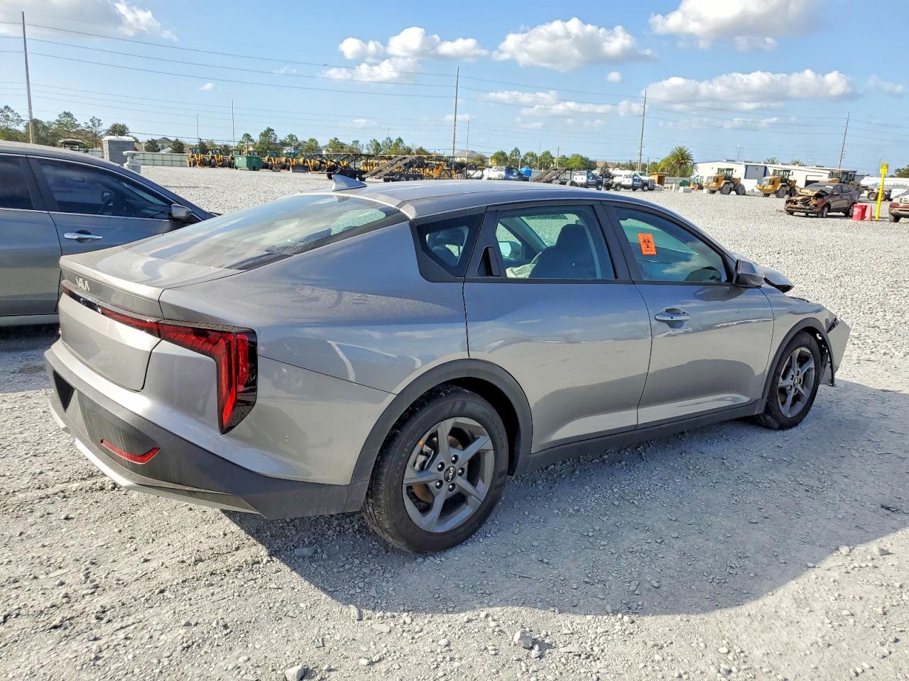 2025 Kia K4 - Фото 3