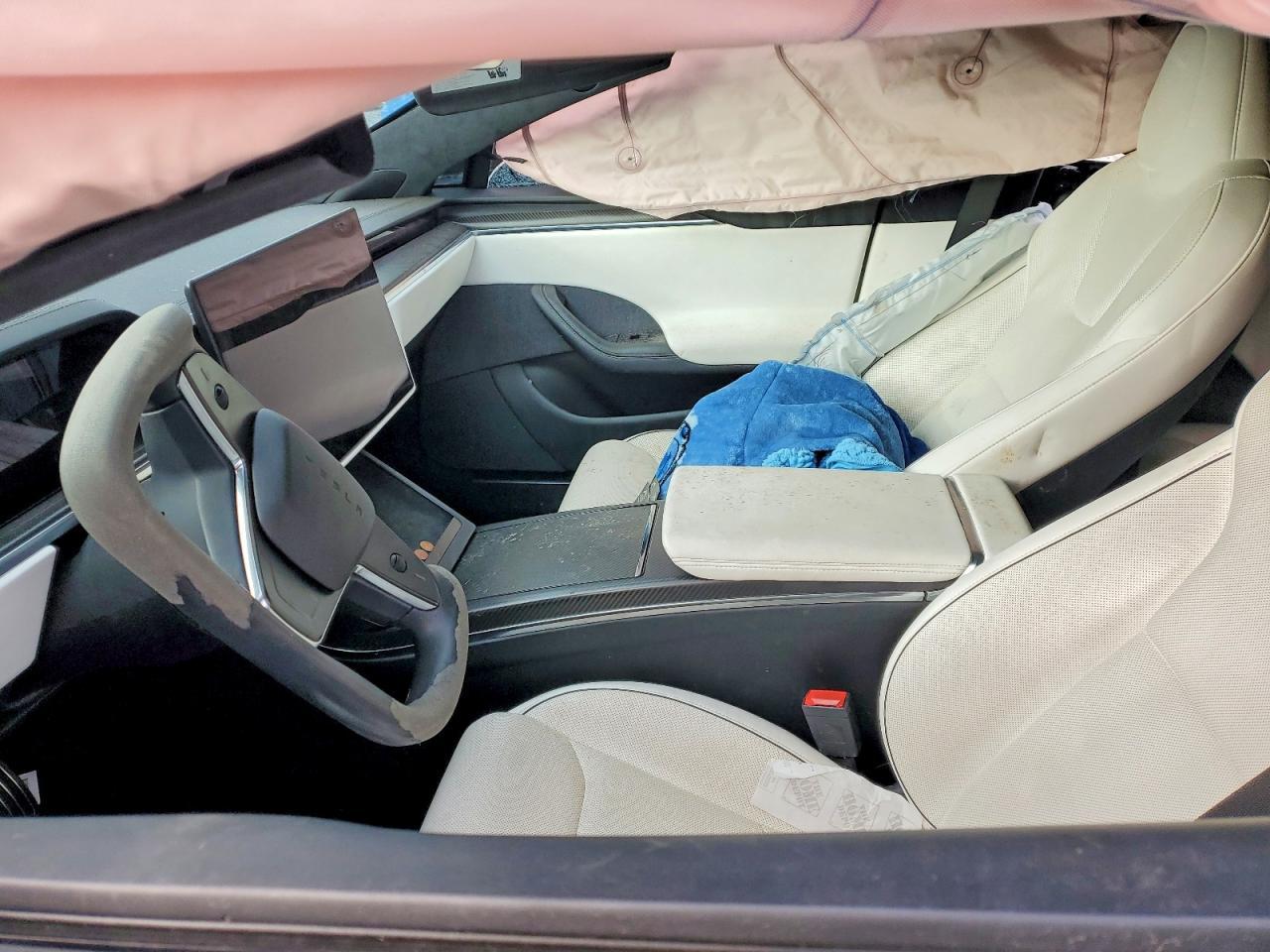 2022 Tesla Model S - Image 7