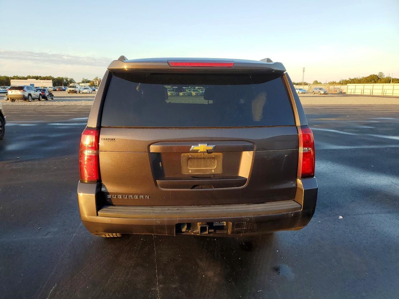 2017 Chevrolet Suburban C1500 Ls - Фото 6
