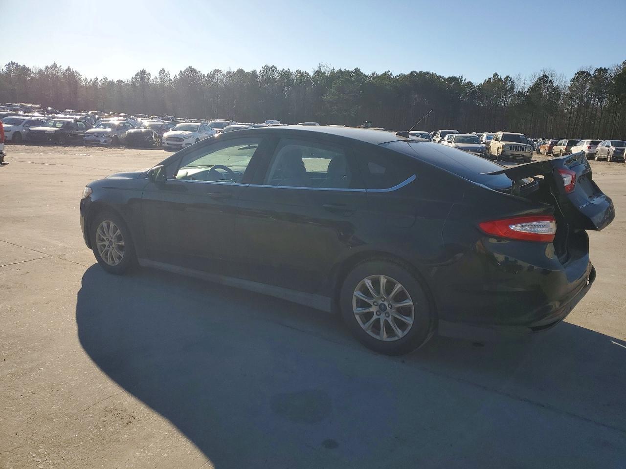 2016 Ford Fusion S - Фото 2