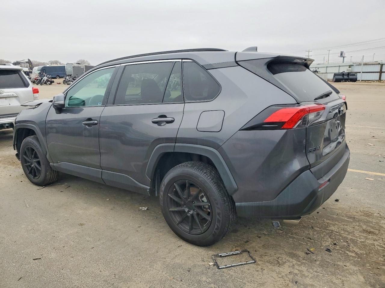 2021 Toyota Rav4 Le - Фото 2
