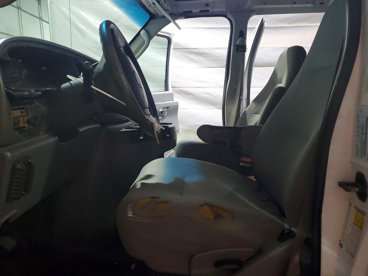 2007 Ford Econoline E250 Van - Фото 7