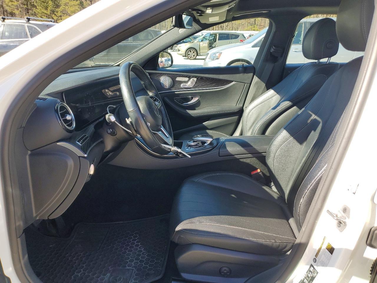2019 Mercedes-Benz E 300 4Matic - Фото 7