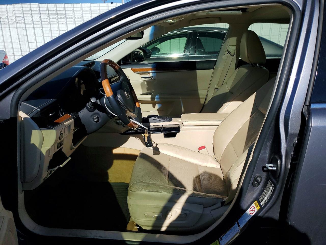 2013 Lexus Es 300H - Фото 7