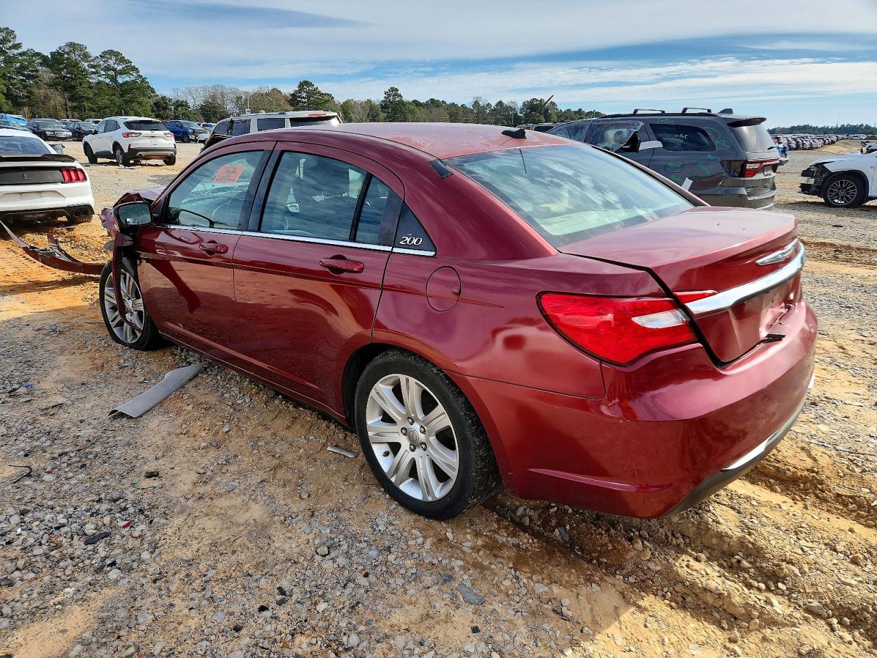 2013 Chrysler 200 Touring - Фото 2
