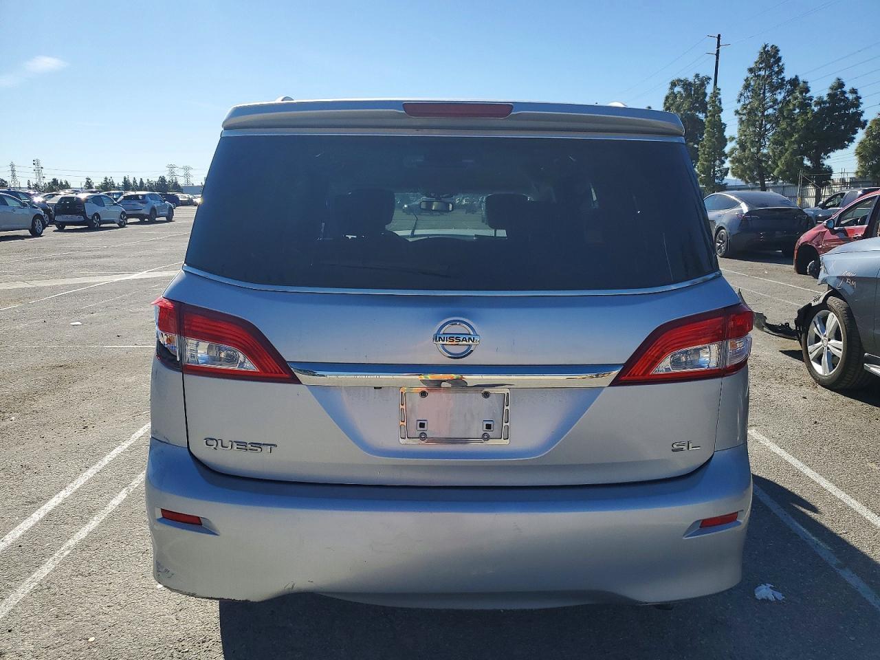 2013 Nissan Quest S - Фото 6