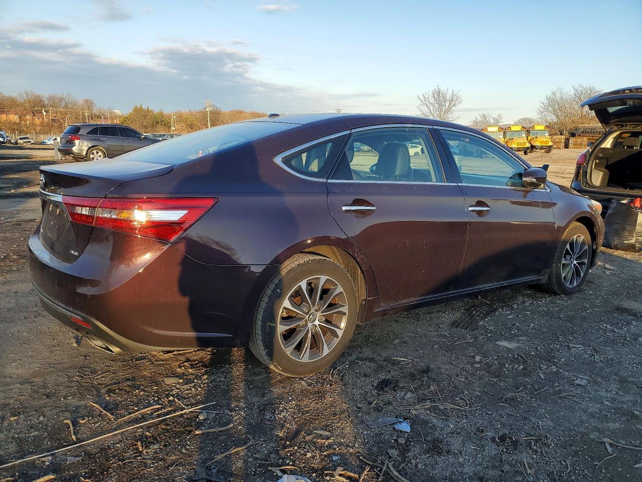2018 Toyota Avalon Xle - Image 3