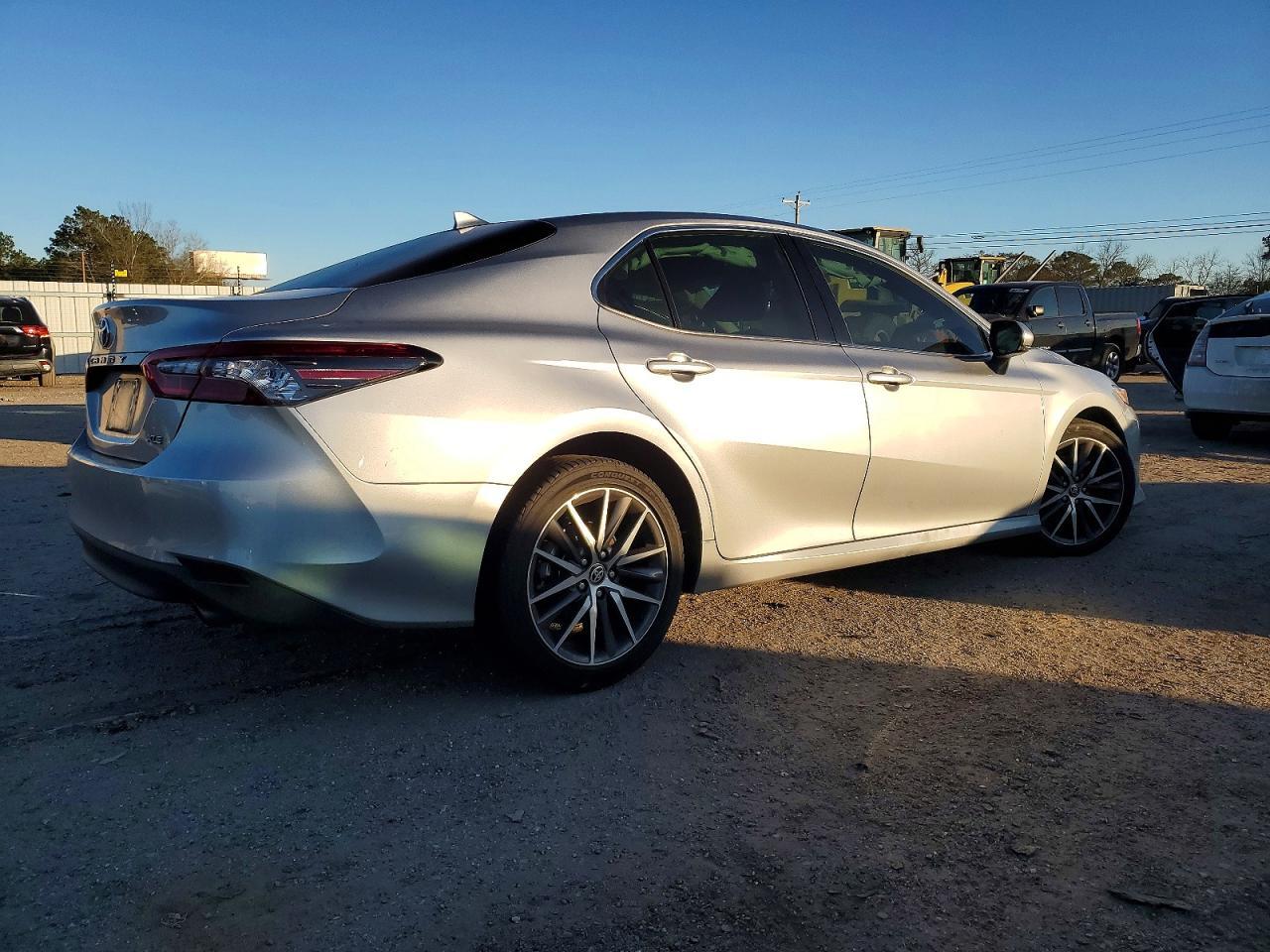 2024 Toyota Camry Xle - Фото 3