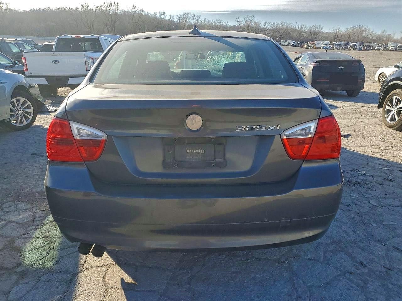 2006 BMW 325 Xi - Image 6