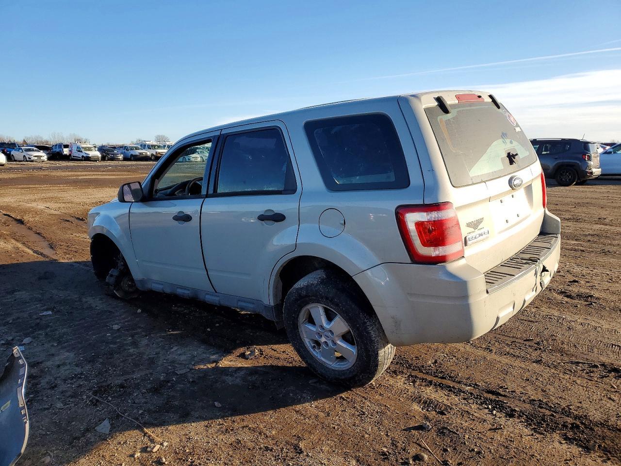 2009 Ford Escape Xls - Фото 2
