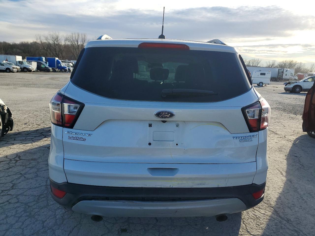 2017 Ford Escape Titanium - Image 6